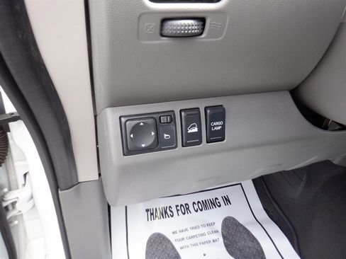 Used 2021 Nissan Frontier SV w/ Midnight Edition Floor Mats image 14