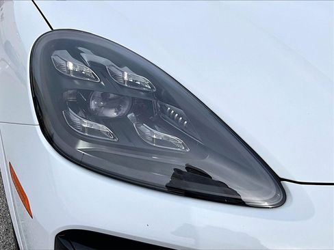 Used 2023 Porsche Cayenne Turbo image 12