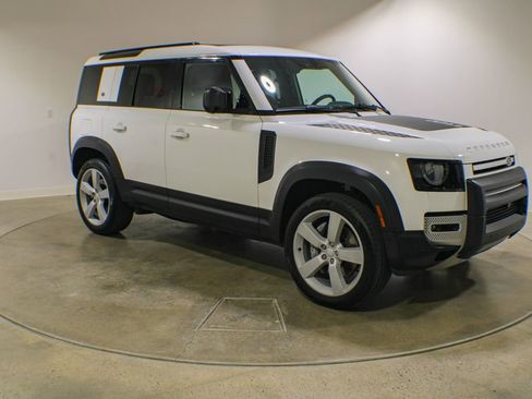Used 2023 Land Rover Defender 110 SE AWD/4WD image 7