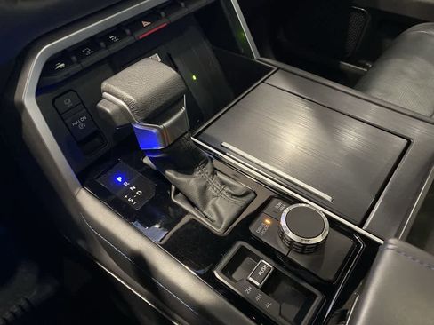 Used 2024 Toyota Tundra Platinum image 21