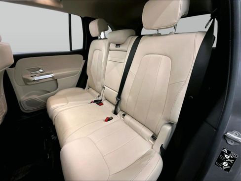 Used 2022 Mercedes-Benz GLB 250 4MATIC image 25