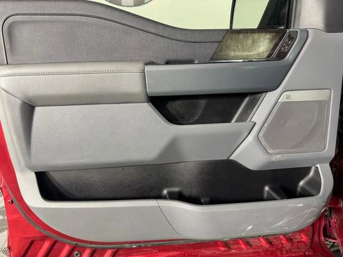 Used 2023 Ford F150 Lariat w/ Trailer Tow Package image 39