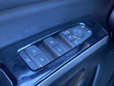 Used 2024 Nissan Pathfinder Platinum image 31