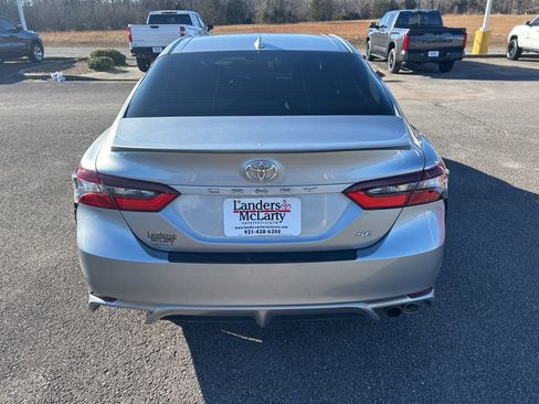 Used 2022 Toyota Camry SE image 5