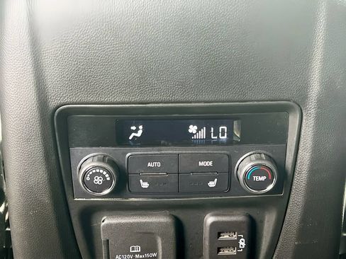 Used 2024 Buick Enclave Premium AWD/4WD image 25
