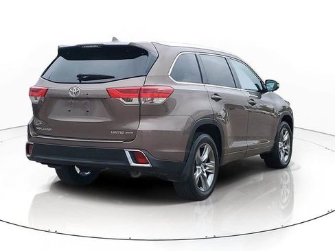 Used 2019 Toyota Highlander Limited AWD/4WD image 3
