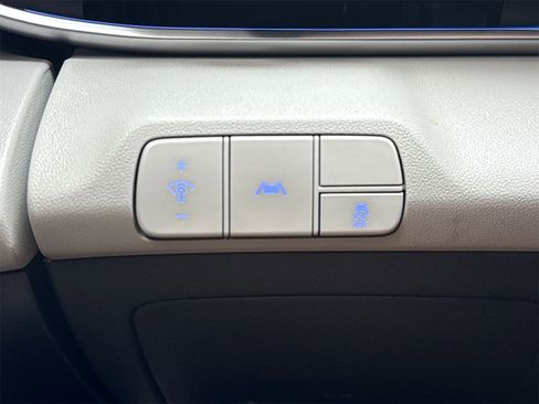 Used 2023 Hyundai Elantra Limited image 27