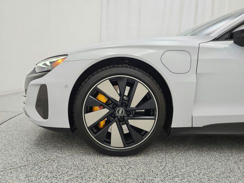 Used 2022 Audi RS e-tron GT w/ Carbon Performance Package AWD/4WD image 18