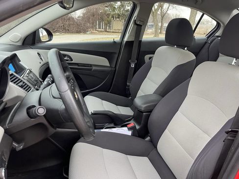 Used 2014 Chevrolet Cruze LS image 13