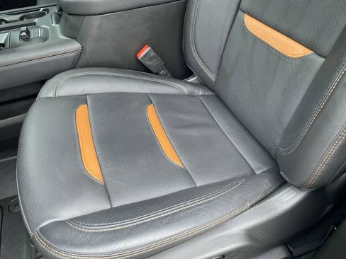 Used 2025 GMC Sierra 1500 AT4 w/ AT4 Premium Package image 11