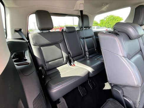 Used 2025 Ford Expedition Active AWD/4WD image 28