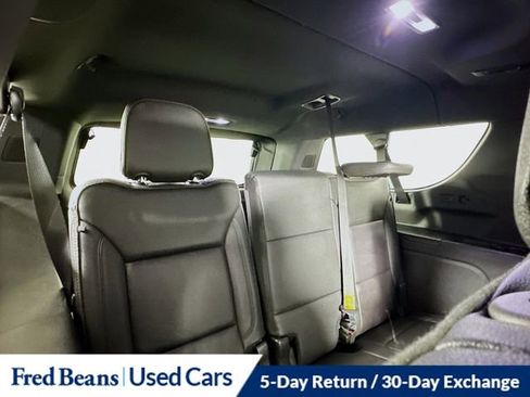 Used 2023 Chevrolet Suburban High Country image 31