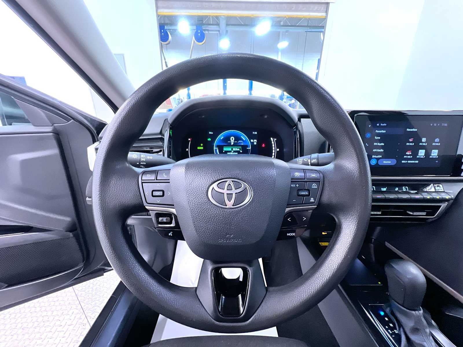 Used 2025 Toyota Camry LE FWD image 15