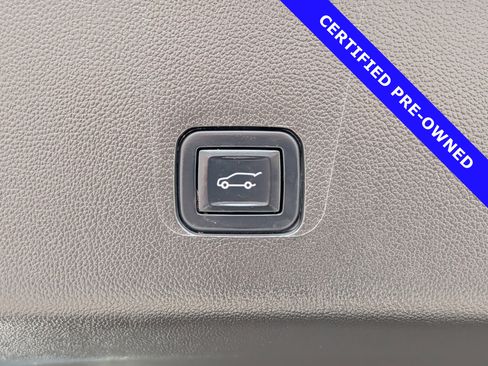 Used 2021 Chevrolet Traverse High Country image 14