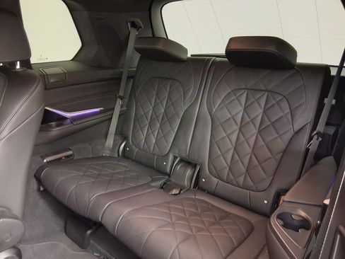 Certified 2024 BMW X7 xDrive40i w/ M Sport Package AWD/4WD image 29