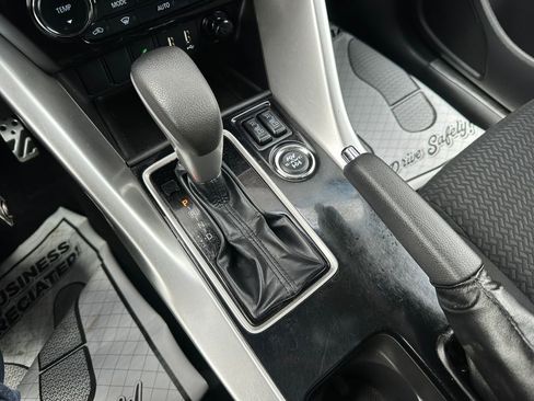 Used 2022 Mitsubishi Eclipse Cross LE image 8