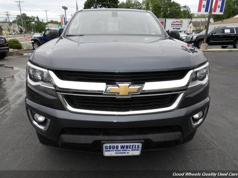 Used 2017 Chevrolet Colorado LT w/ LT Convenience Package RWD image 2