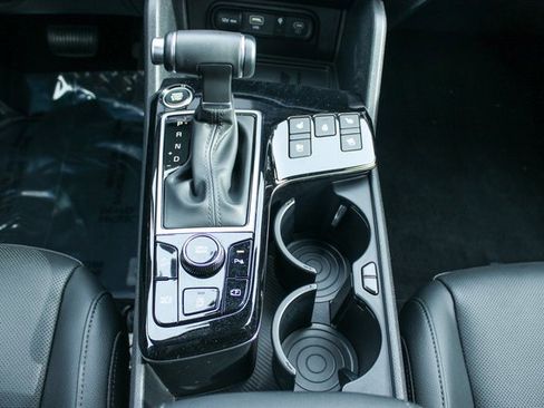 Used 2025 Kia Sportage SX image 19