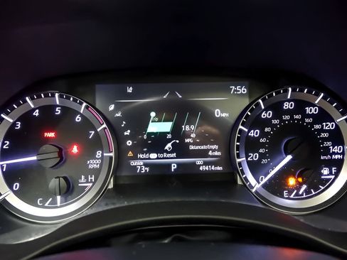 Used 2023 Toyota Highlander XLE AWD/4WD image 17