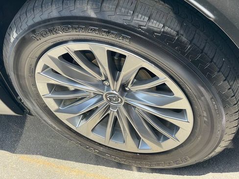 Certified 2024 MAZDA CX-90 Plug-In Hybrid w/ Preferred AWD/4WD image 33