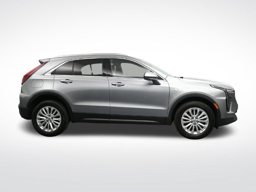 Used 2024 Cadillac XT4 Luxury w/ Cold Weather Package AWD/4WD image 6