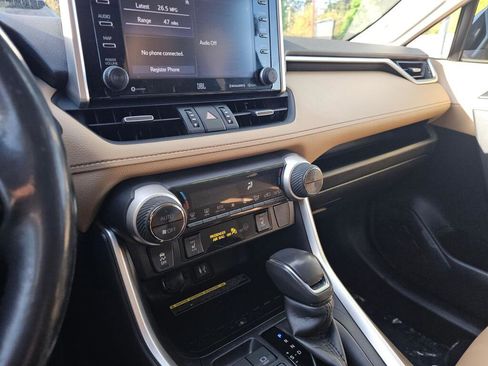 Used 2019 Toyota RAV4 XLE Premium w/ Advanced Technology Package AWD/4WD image 28