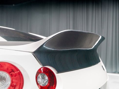 Used 2013 Nissan GT-R Black Edition image 38