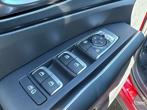 Used 2023 Kia Sorento S image 14