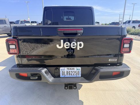 Used 2022 Jeep Gladiator Overland w/ Popular Equipment Package AWD/4WD image 11