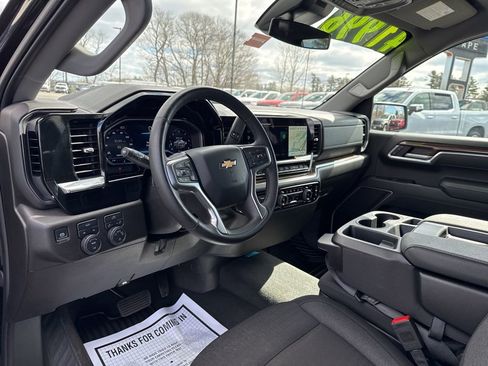 Used 2025 Chevrolet Silverado 1500 LT AWD/4WD image 20