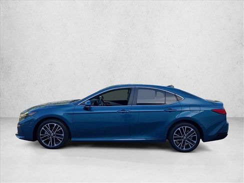 Used 2026 Toyota Camry XLE FWD image 9