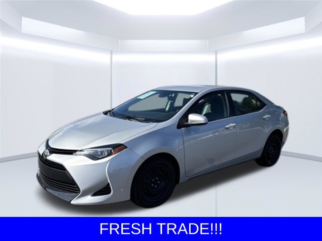 Used 2017 Toyota Corolla LE w/ Carpet Mat Package (TMS) FWD image 2