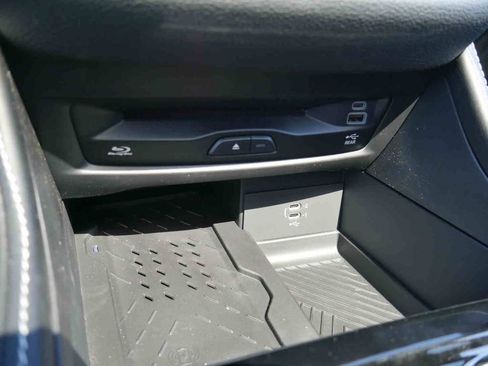 New 2026 Chrysler Pacifica Limited AWD/4WD image 30