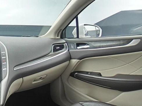 Used 2019 Lincoln MKC Reserve w/ MKC Technology Package AWD/4WD image 24