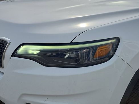 Used 2019 Jeep Cherokee Latitude Plus w/ Comfort/Convenience Group AWD/4WD image 5