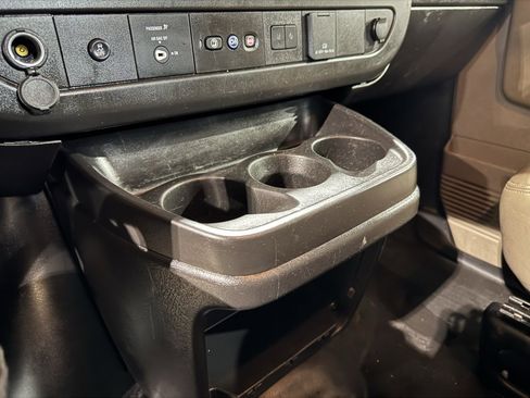 Used 2020 Chevrolet Express 3500 w/ Driver Convenience Package image 10