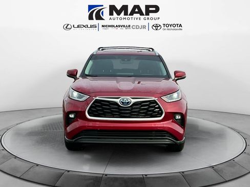 Used 2021 Toyota Highlander XLE image 8