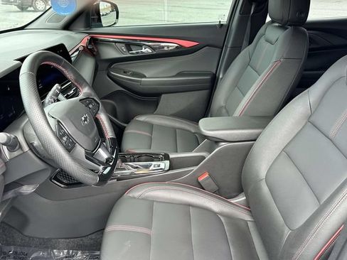 Used 2025 Chevrolet TrailBlazer RS w/ Convenience Package AWD/4WD image 15