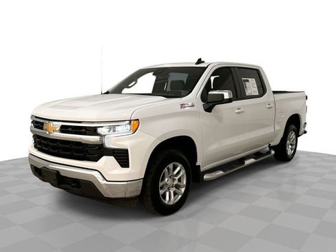 Used 2022 Chevrolet Silverado 1500 LT AWD/4WD image 1