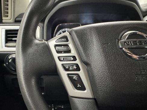 Used 2017 Nissan Titan SV image 21