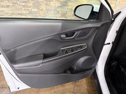 Used 2022 Hyundai Kona SEL AWD/4WD image 11