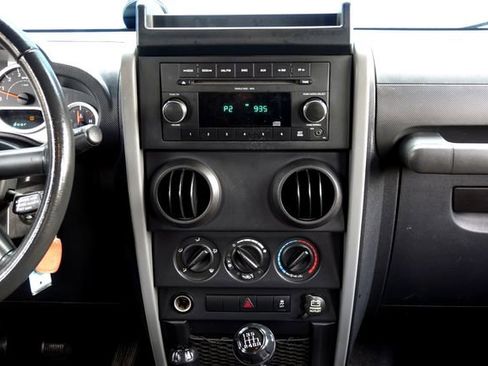 Used 2010 Jeep Wrangler Unlimited Sport image 17