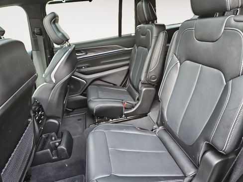 Used 2024 Jeep Grand Cherokee L Overland w/ Advanced Protech Group III image 13