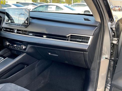 Used 2022 Mitsubishi Outlander SE image 16