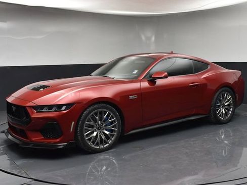 Used 2024 Ford Mustang GT Premium image 4