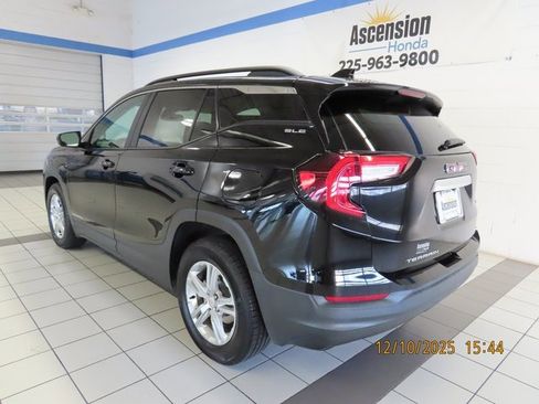 Used 2022 GMC Terrain SLE w/ Driver Convenience Package image 11