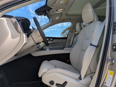 New 2026 Volvo XC60 B5 Ultra w/ Protection Package Premier image 2