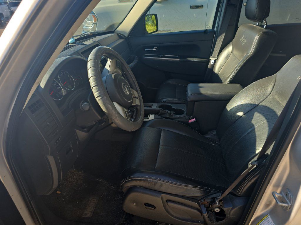 Used 2012 Jeep Liberty Limited Jet w/ Comfort/Convenience Group AWD/4WD image 7