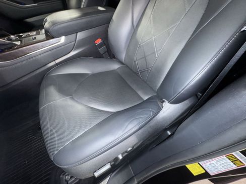 Used 2021 Toyota Highlander Platinum image 19