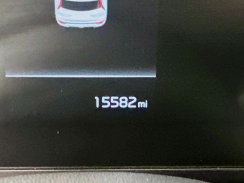 Used 2025 Kia Niro LX image 19